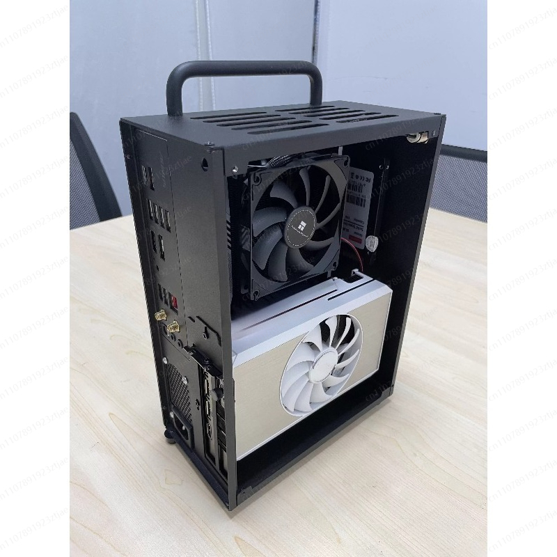 Kompaktowa obudowa PC do gier  – Pc Gaming Compact recenzja i cena
