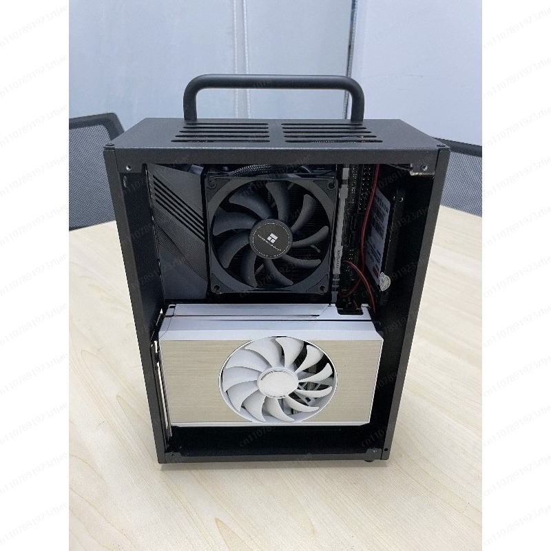Kompaktowa obudowa PC do gier  – Pc Gaming Compact recenzja i cena