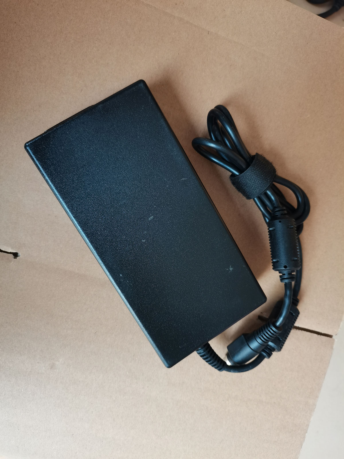 OEM Delta 230W 19.5V 11.8A ADP – Pc Gaming Msi recenzja i cena